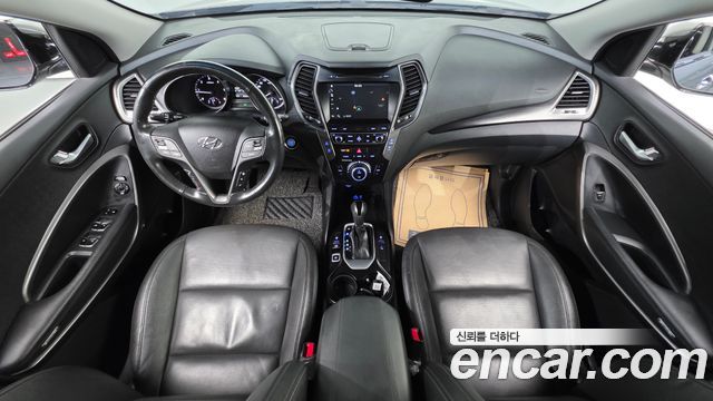 Hyundai Santa Fe — interior