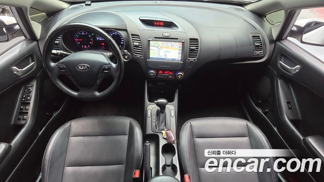 Kia K3 — interior