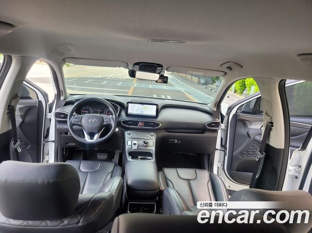 Hyundai Santa Fe — interior