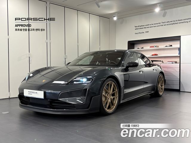 Porsche Taycan — exterior