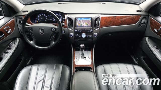 Hyundai Equus — interior