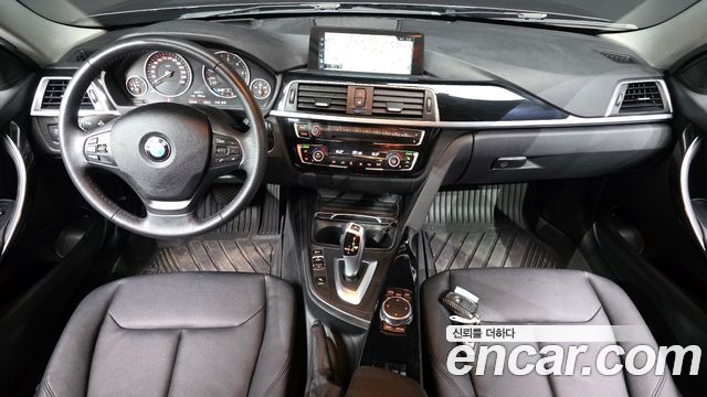 BMW 3 Series — interior