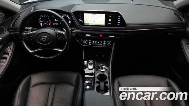 Hyundai Sonata — interior