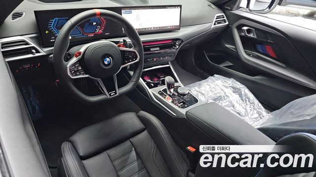 BMW M2 — interior