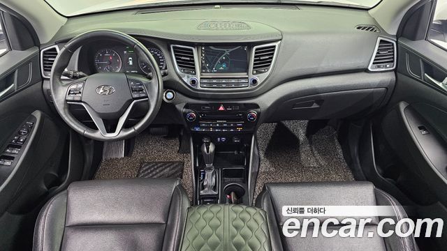 Hyundai Tucson — interior