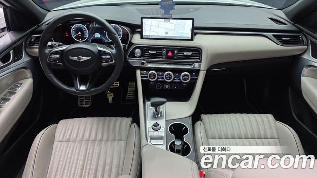 Genesis G70 — interior