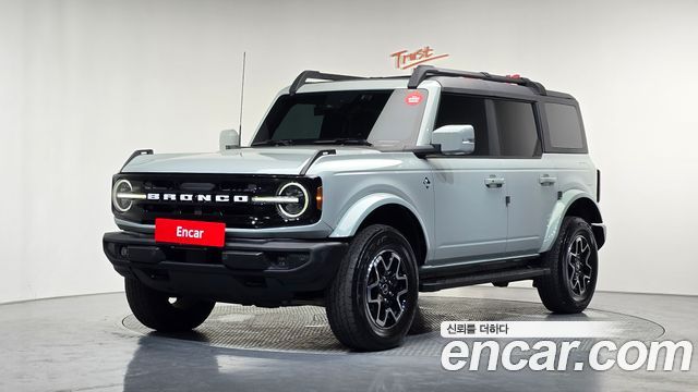 Ford Bronco — exterior
