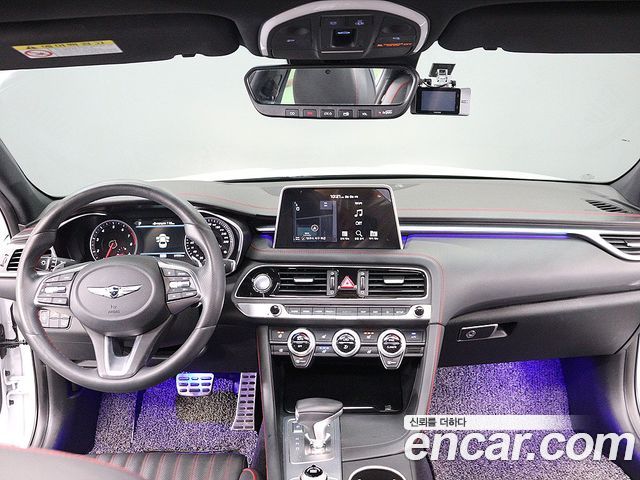 Genesis G70 — interior