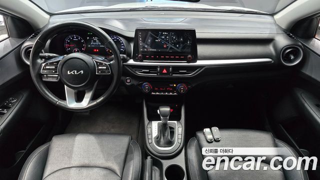 Kia K3 — interior