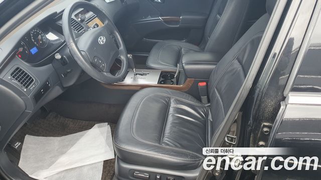 Hyundai Grandeur — interior