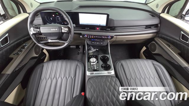 Kia Carnival — interior
