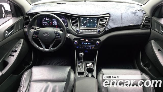 Hyundai Tucson — interior