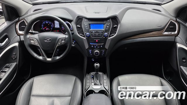 Hyundai Santa Fe — interior