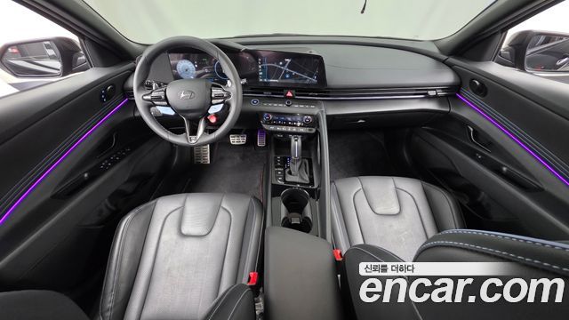Hyundai Avante — interior