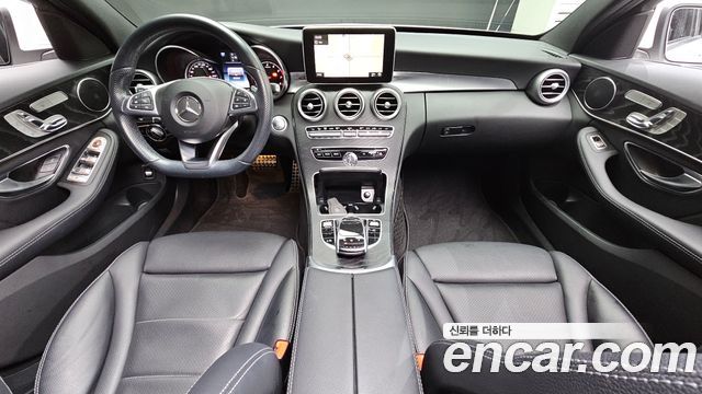 Mercedes-Benz C-Class — interior