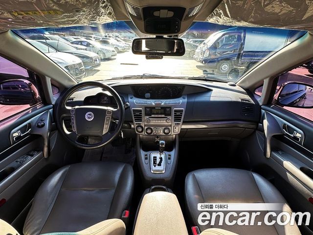 KG Mobility Korando — interior