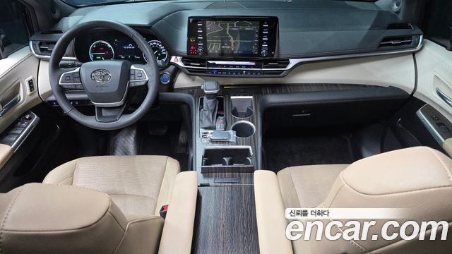 Toyota Sienna — interior