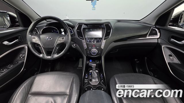 Hyundai Santa Fe — interior