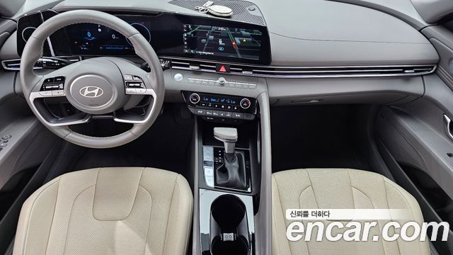 Hyundai Avante — interior