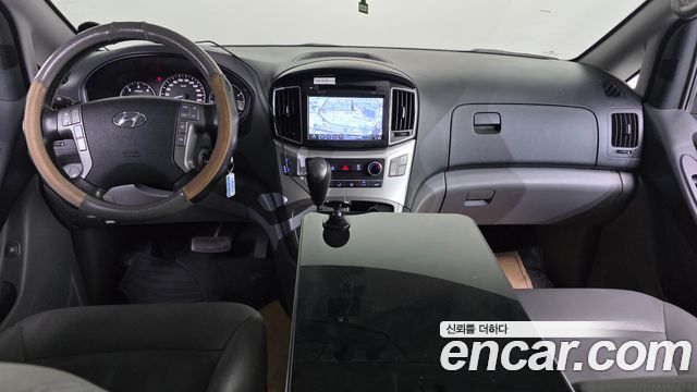 Hyundai Starex — interior