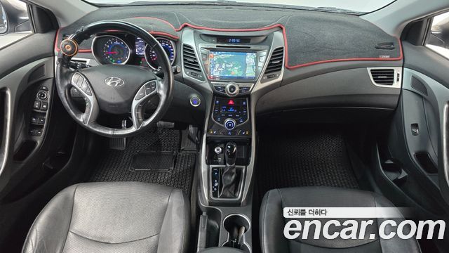 Hyundai Avante — interior