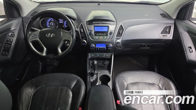 Hyundai Tucson — interior