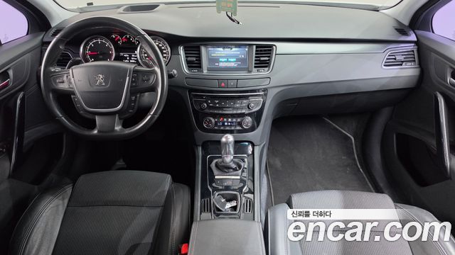 Peugeot 508 — interior