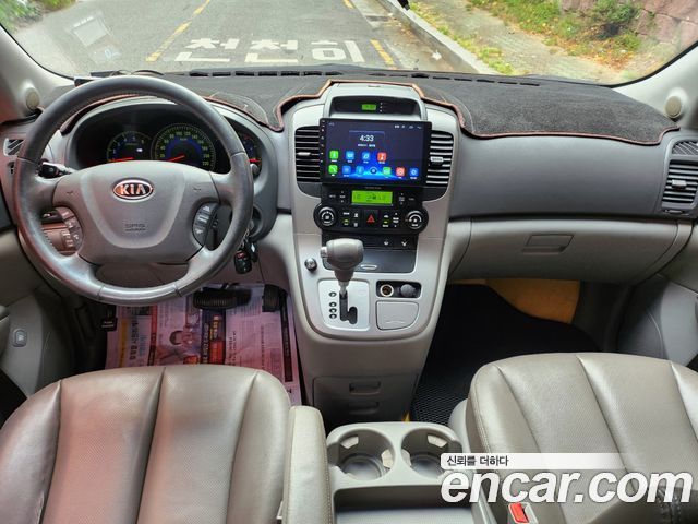 Kia Carnival — interior