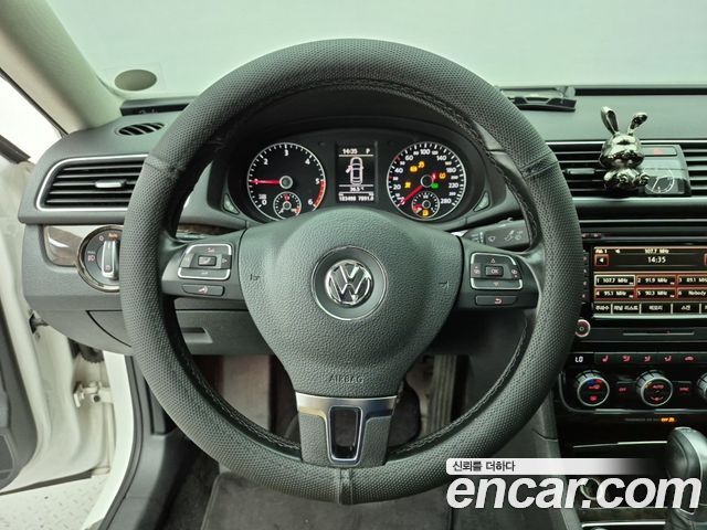 Volkswagen Passat — interior