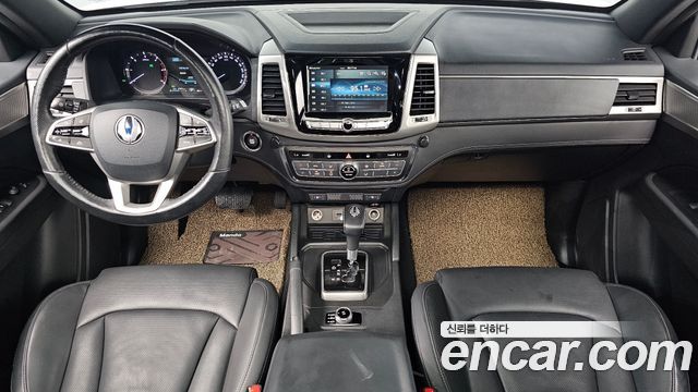 KG Mobility Rexton — interior
