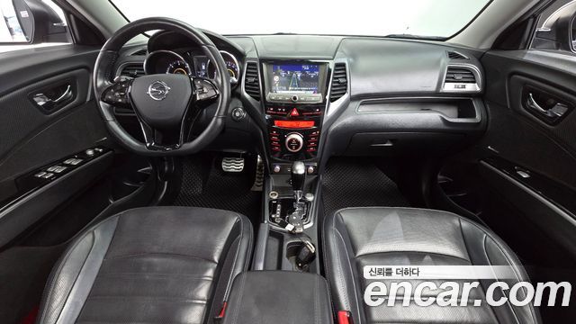 KG Mobility Tivoli — interior