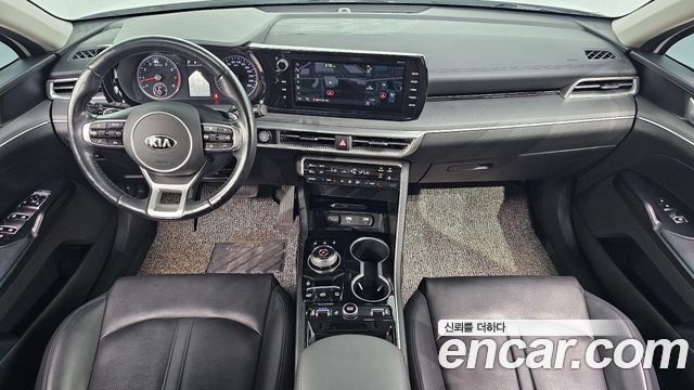 Kia K5 — interior
