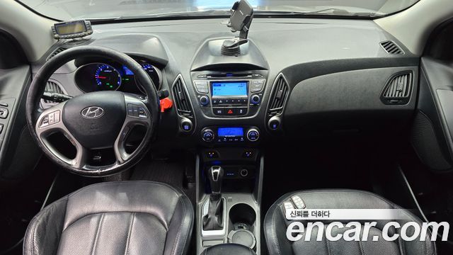 Hyundai Tucson — interior