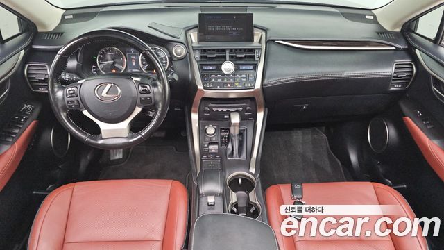 Lexus NX — interior