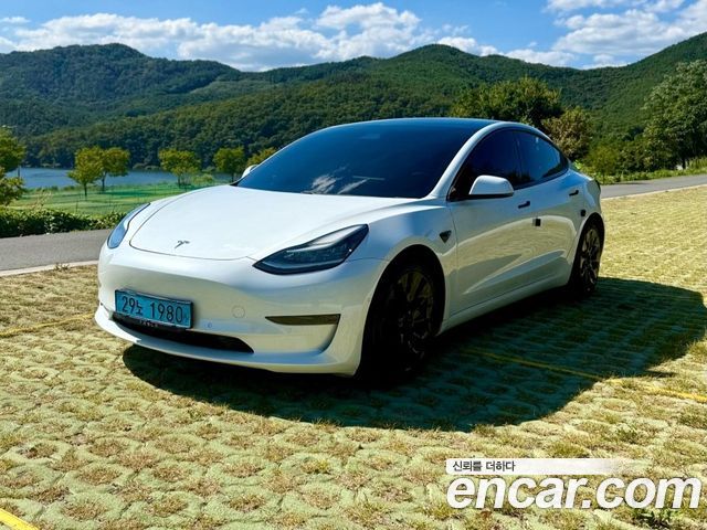 Tesla Model 3 — exterior
