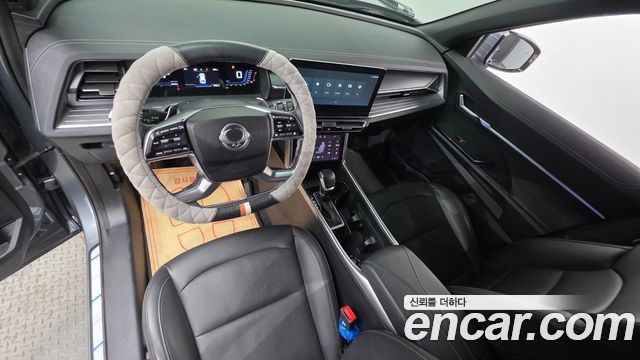 KG Mobility Torres — interior