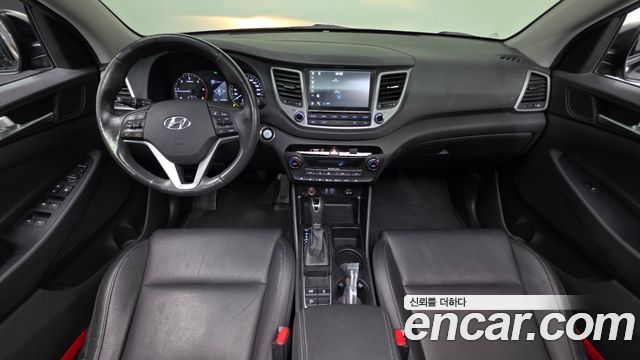 Hyundai Tucson — interior
