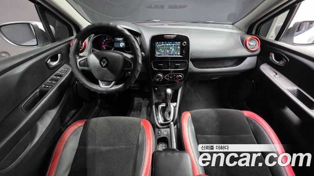 Renault Korea Clio — interior