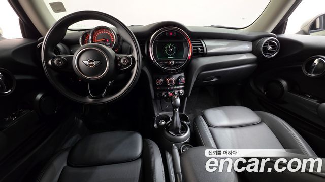 MINI Cooper — interior