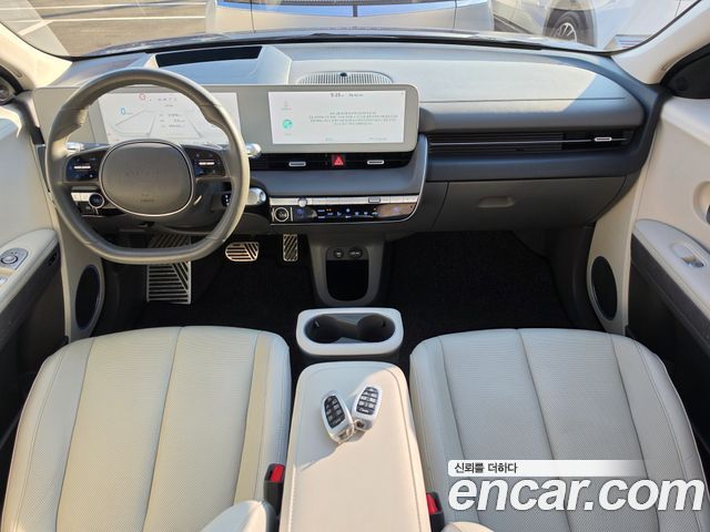 Hyundai IONIQ 5 — interior