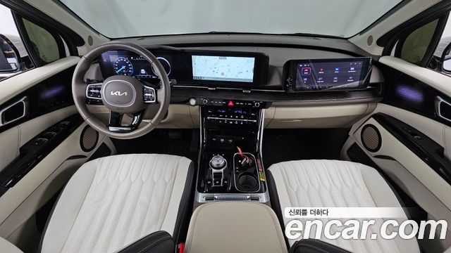 Kia Carnival — interior