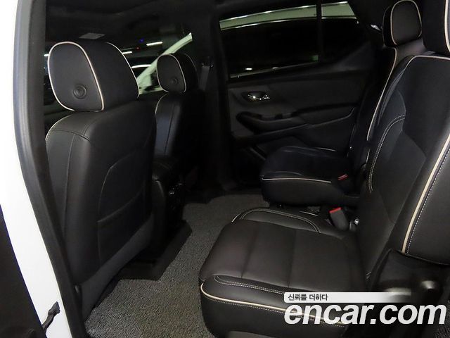 Chevrolet Korea Traverse — interior