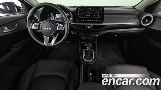 Kia K3 — interior