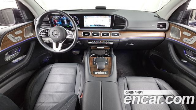 Mercedes-Benz GLE-Class — interior