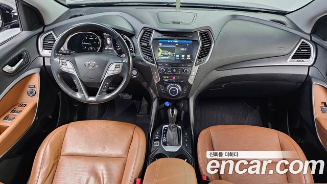 Hyundai Santa Fe — interior