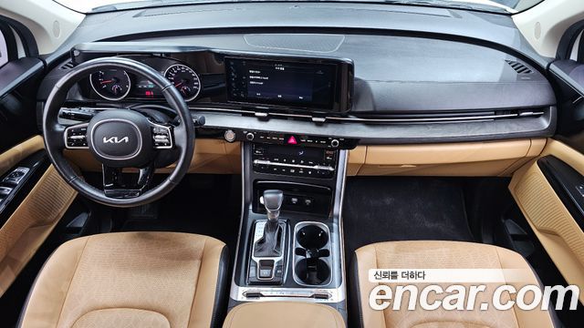 Kia Carnival — interior