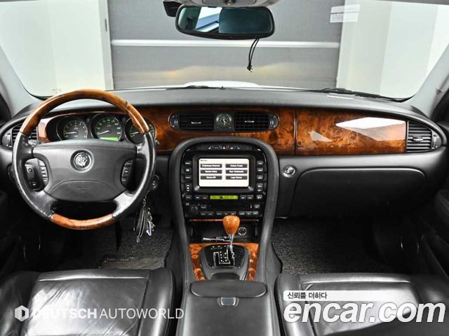 Jaguar XJ-8 — interior