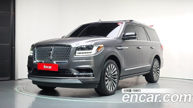Lincoln Navigator — exterior