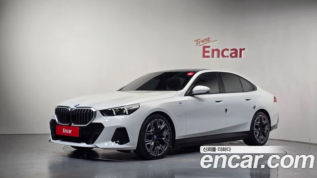 BMW 5 Series — exterior
