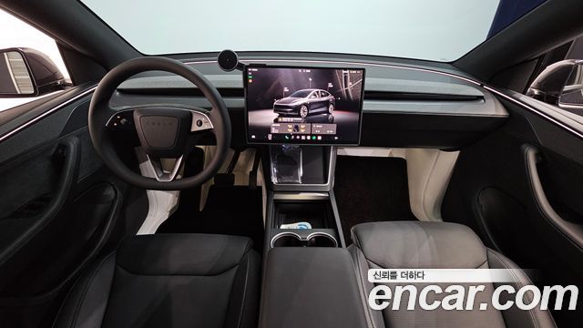 Tesla Model Y — interior